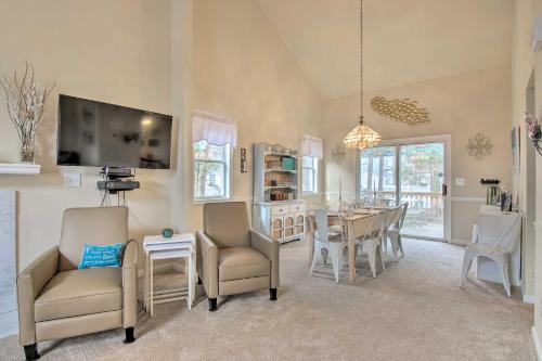 Ocean Pines House with Screened-In Deck and Grill! - image 3