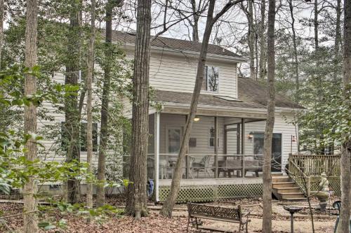 Ocean Pines House with Screened-In Deck and Grill! - image 8