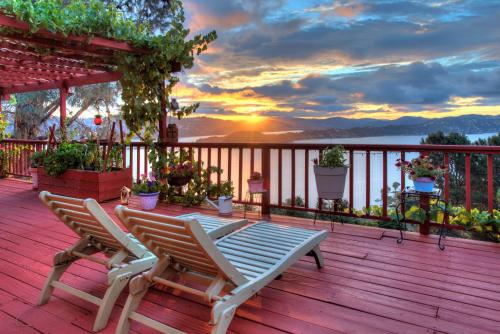 Spacious Kelseyville Home with Large Lakefront Deck!