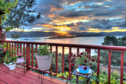 Spacious Kelseyville Home with Large Lakefront Deck!