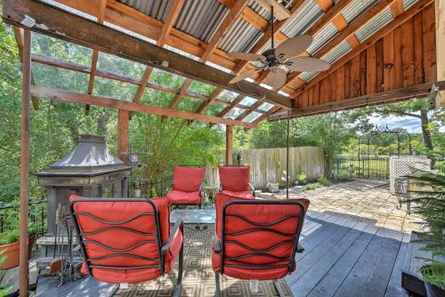 . College Station Getaway with Hot Tub and Courtyard!
