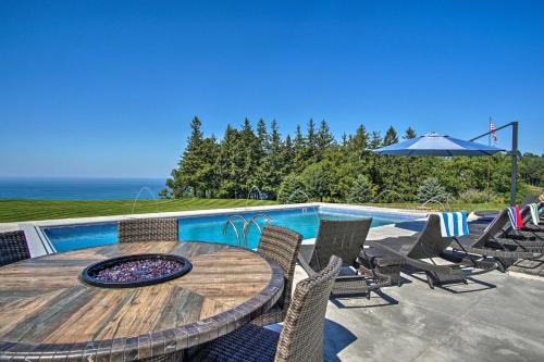 7-Acre Coastal Michigan Home with Hot Tub and Sauna!