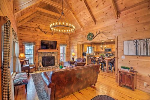 Waynesville Escape - Mtn Cabin Above the Clouds!, Waynesville