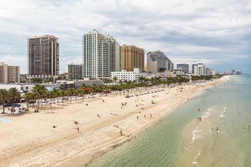 Luxe Beachfront Ft Lauderdale Resort Condo with Pool! - image 14