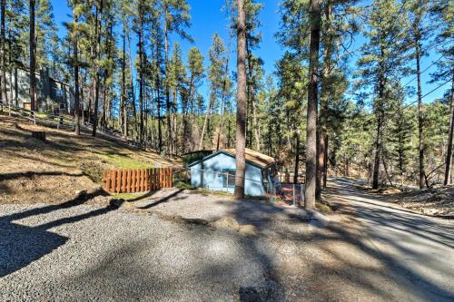 Cozy Ruidoso Cabin with Decks - 1 Mile to Downtown! - image 11