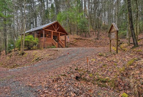 Cherry Log Cabin 10 Min to EllijayandBlue Ridge!