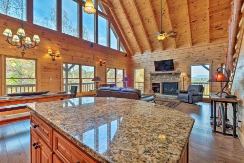 Smoky Mountain Views and Hot Tub Spacious Cabin! in Oldham (TN)