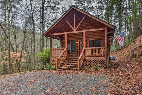 Cherry Log Cabin 10 Min to EllijayandBlue Ridge!