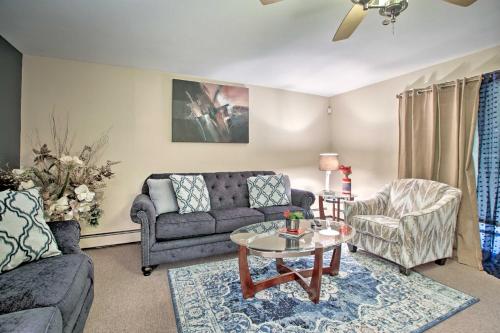 . Quiet Home with Patio, Smart TVs 30 Mi to Dwtn Chi!