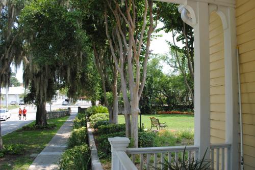 Lakeside Inn on Lake Dora in Mount Dora, USA