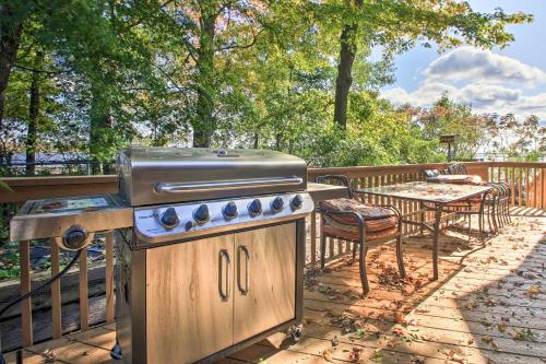 Waterfront Lake Mille Lacs Lodge with Deck and Grill!