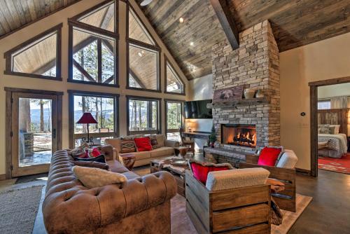 Custom Angel Fire Home: Views, Hot Tub & Fire Pit! - Guadalupita, NM