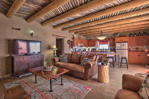 Adobe Home in Taos Area with Mtn View and Courtyard! El Prado 