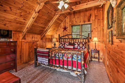 Scenic Solitude in Pigeon Forge with Hot Tub and View - image 3