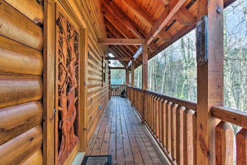 Cozy Smoky Mtn Cabin with Many Nearby Attractions! - main image