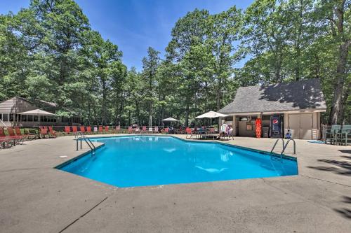 Wintergreen Resort Retreat with Hot Tub!