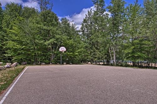 White Mountain Home Near Lakes and Kancamagus Hwy!