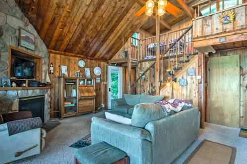 Lakefront Montague Cottage on a Private Beach! - image 5