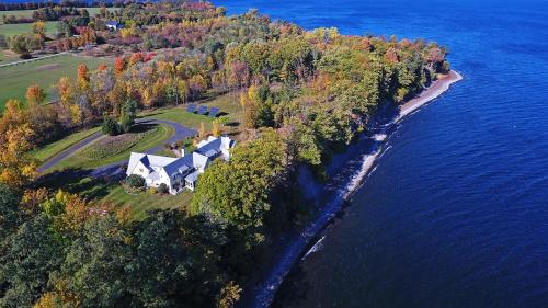 Stunning South Hero Home on Lake Champlain w/ View - Gordon Landing, VT