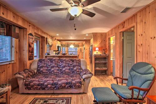 Private Gatlinburg Cabin Pet Friendly with Hot Tub! in Gatlinburg, USA