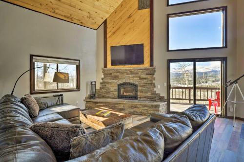 Spacious Fairplay Cabin w/ Views ~ 21 Mi to Breck!
