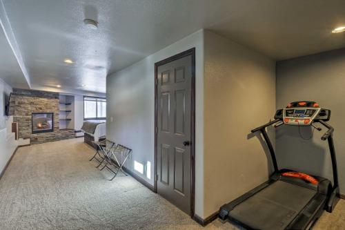 Large Fairplay Cabin with Incredible Views near Breck - image 3