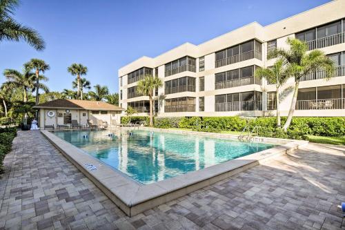 Luxury Sanibel Condo with Ocean View Steps to Beach