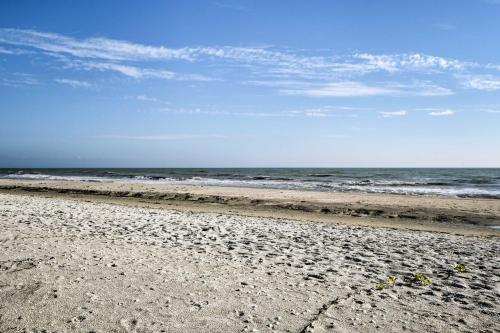 Luxury Sanibel Condo with Ocean View - Steps to Beach - image 2
