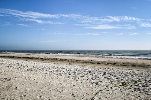 Luxury Sanibel Condo with Ocean View Steps to Beach