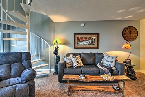 Bears Den in the Sky Condo Less Than 4 Mi to Gatlinburg in Gatlinburg, USA