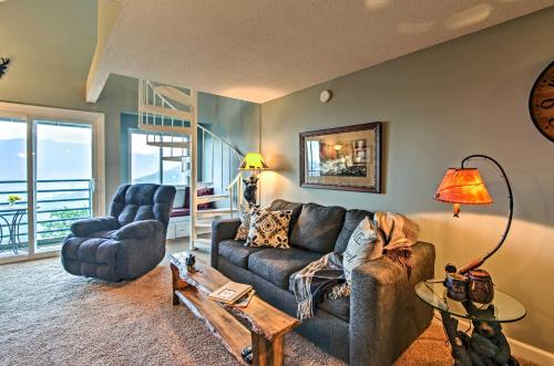 Bears Den in the Sky Condo Less Than 4 Mi to Gatlinburg in Gatlinburg, USA