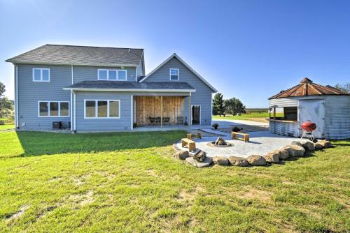 Luxe Lakefront Wisconsin Dells Home with Private Dock - image 10