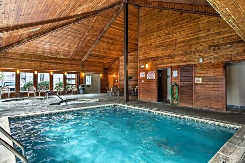 Bears Den in the Sky Condo Less Than 4 Mi to Gatlinburg in Gatlinburg, USA