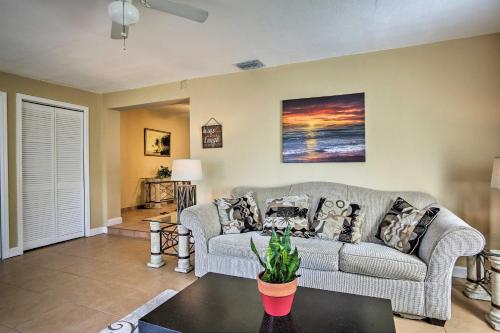 Ft Lauderdale Townhome on Canal - 3 Mi to Beach! - image 2