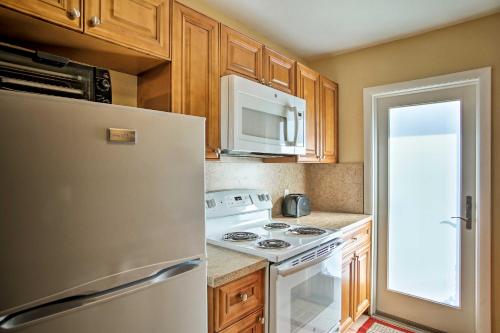 Ft Lauderdale Townhome on Canal - 3 Mi to Beach! in Fort Lauderdale, USA