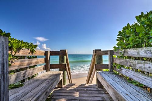 Charming Vero Beach House, 300 Ft to Private Beach