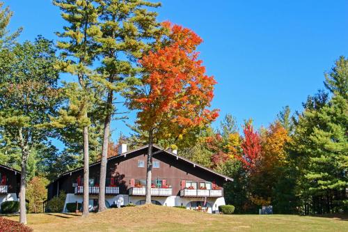 Glen Condo with Mountain Views Walk to Story Land Glen Condo with Mountain Views Walk to Story Land