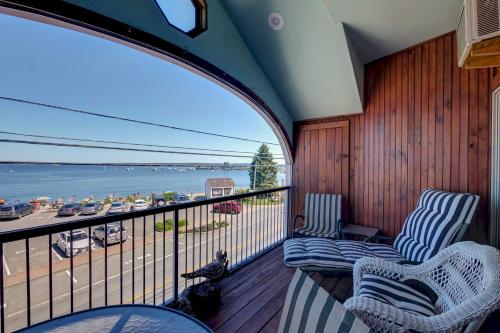 Spacious Lincolnville Penthouse - Walk to Beach! - image 5