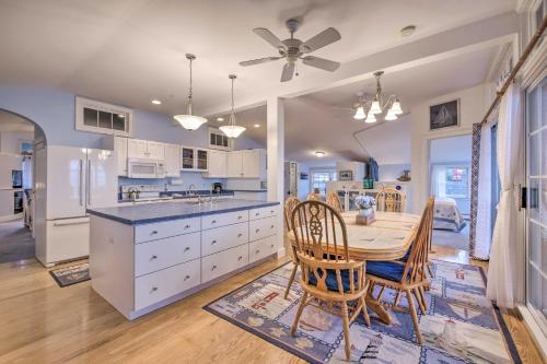 Spacious Lincolnville Penthouse - Walk to Beach! - image 8