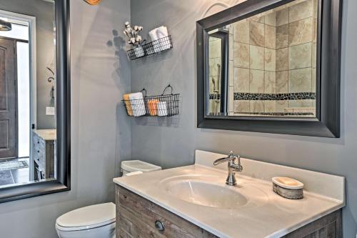 Ladera Hill Country Estate on 13 Acres with Hot Tub - image 14