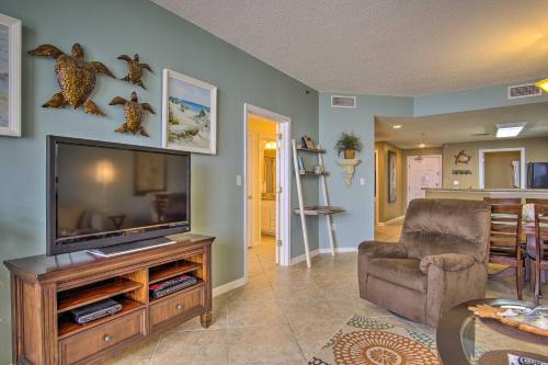 Oceanfront Gulf Shores Retreat with 5-Star Amenities - image 8