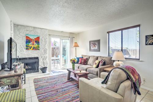 . Albuquerque Townhome with Patio and Mountain Views!