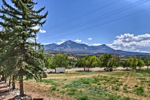 Paonia Apt on Working Farm with Deck and Mtn Views! in Paonia (CO)