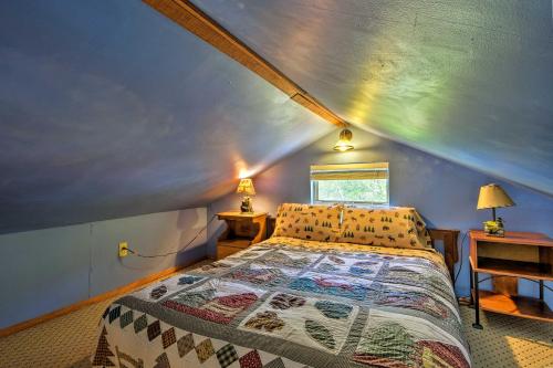 Cozy Cabin on Tenn River - 10 Mi to Chattanooga!