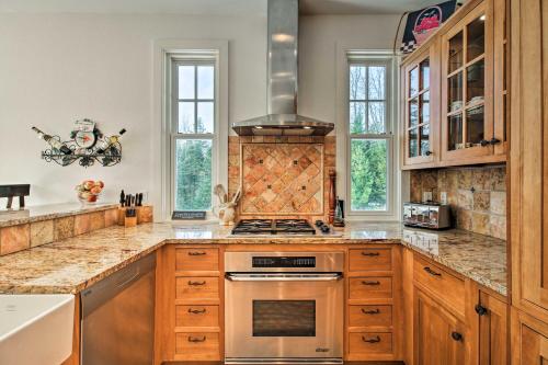 Secluded Home, 7 Mins to Stratton Mountain Resort in Vermont Ventures, USA