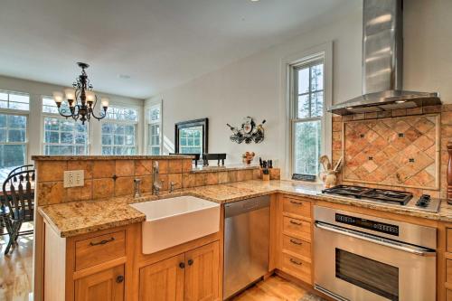 Secluded Home, 7 Mins to Stratton Mountain Resort in Vermont Ventures, USA