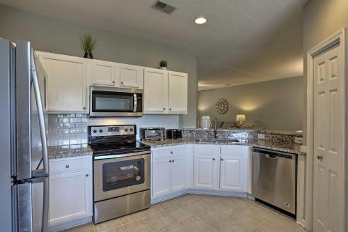 Beautiful Myrtle Beach Condo on Golf Course with Pool