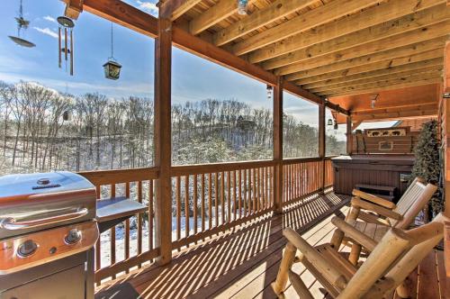 Serene Sevierville Cabin with Hot Tub and Pool Access!