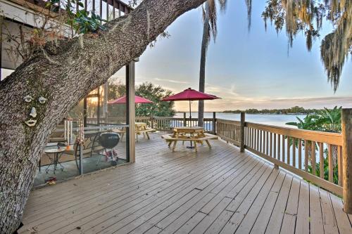 Lakefront Florida Retreat - Pool Table and Boat Dock in Lake Placid (FL)