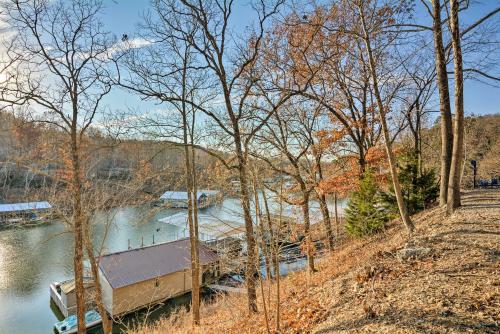 Floating Cabana Exotica on Grand Lake with 2 Docks! - image 6